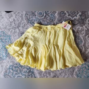 New with tags ENTRO yellow skort
